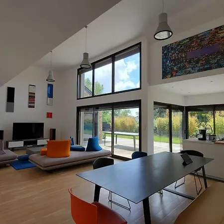 Luxueuse Villa, Piscine Interieure, A 500m ヴィラ